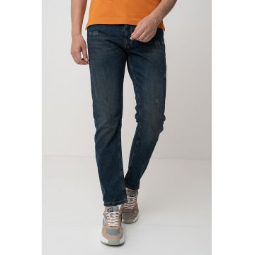 Blugi regular fit cu nasturi
