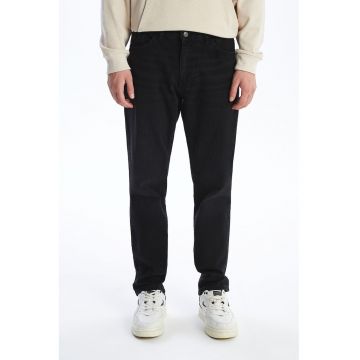 Blugi regular fit cu talie medie