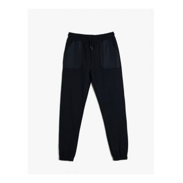 Pantaloni de trening cu snur de ajustare in talie