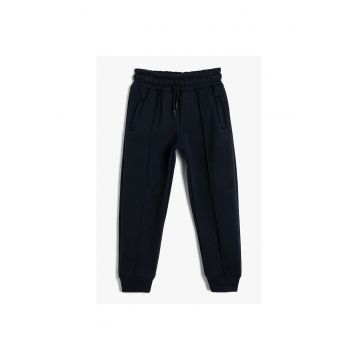 Pantaloni de trening cu snur de ajustare si model uni si snur de ajustare