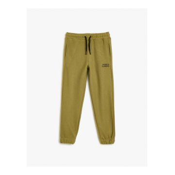 Pantaloni de trening cu snur si buzunare laterale