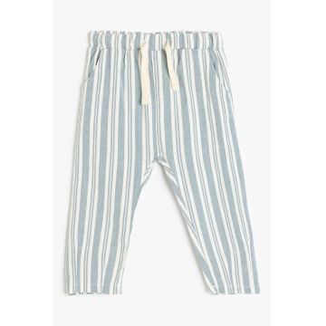 Pantaloni in dungi cu snur
