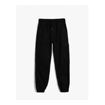 Pantaloni relaxed fit cu buzunar lateral cu clapa
