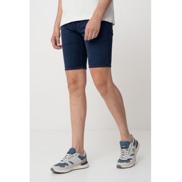 Pantaloni scurti cu croiala conica