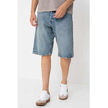 Bermude cu model cu 5 buzunare