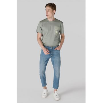 Blugi crop cu talie medie