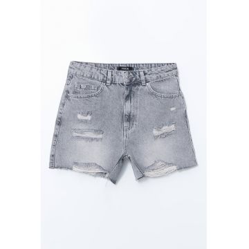 Blugi scurti slim fit cu aspect deteriorat