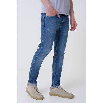 Blugi slim fit