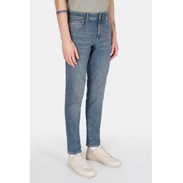Blugi slim fit din denim