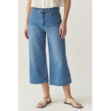 Blugi crop cu croiala ampla