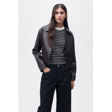 Blugi crop cu cusaturi contrastante