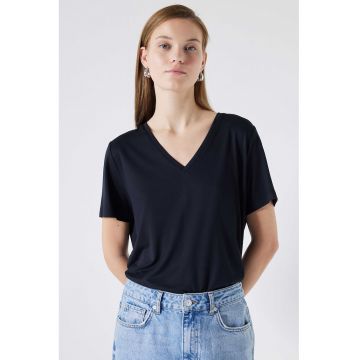 Blugi mom-fit cu talie inalta