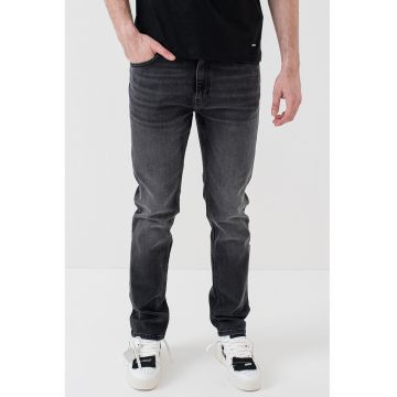 Blugi slim fit