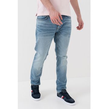 Blugi slim fit