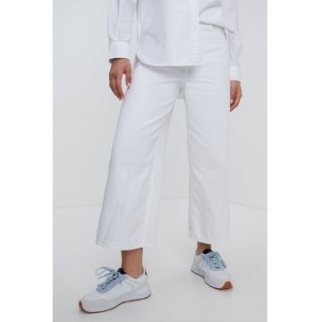 Pantaloni capri cu croiala ampla