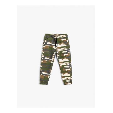 Pantaloni de trening cu snur de ajustare si imprimeu camuflaj