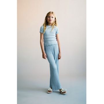 Pantaloni texturati cu croiala ampla