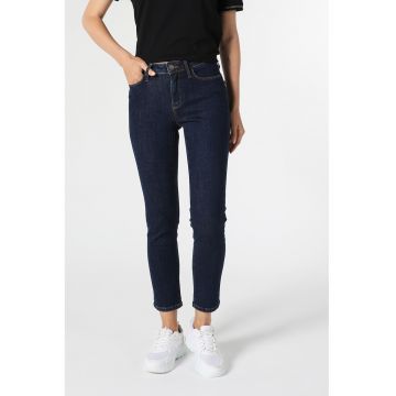 Blugi crop cu 5 buzunare