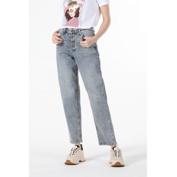 Blugi mom-fit cu nasturi