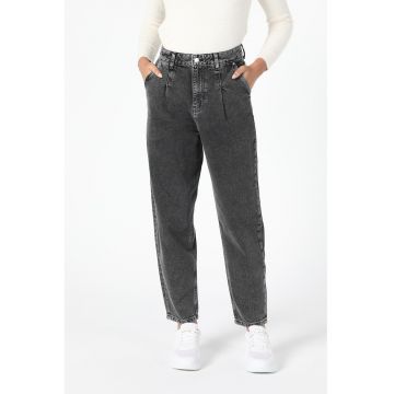Blugi mom fit cu talie inalta