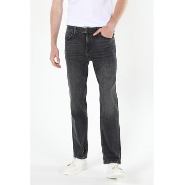 Blugi regular fit cu talie medie