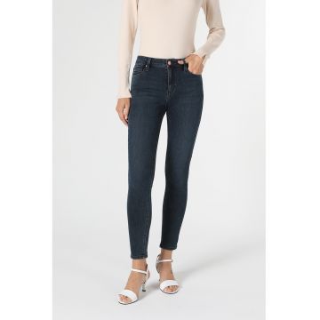 Blugi slim fit cu talie medie