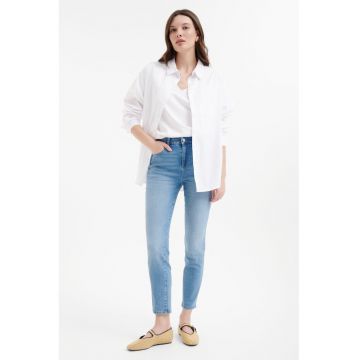 Blugi crop cu croiala skinny