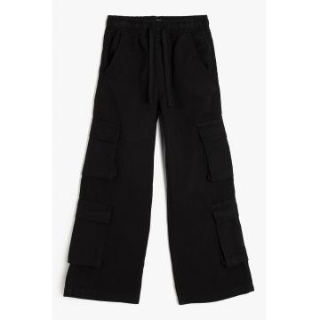 Pantaloni cargo cu croiala ampla si cordon in talie