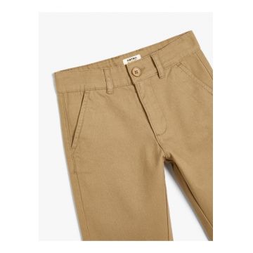 Pantaloni chino cu model uni