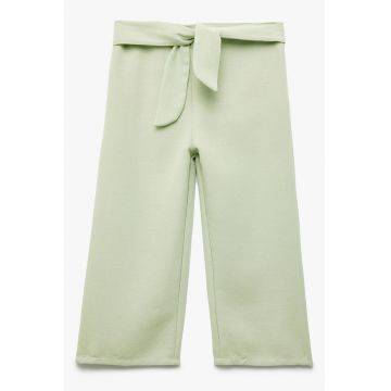 Pantaloni cu croiala ampla si cordon