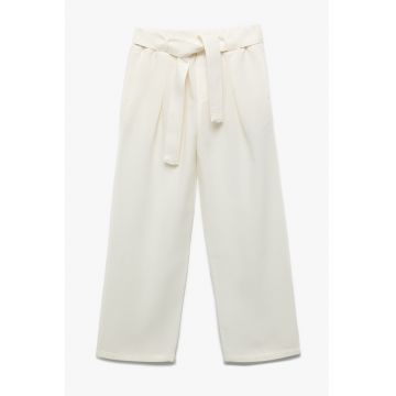 Pantaloni cu croiala ampla si cordon