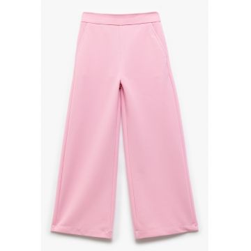 Pantaloni cu croiala ampla si talie elastica pe partea din spate