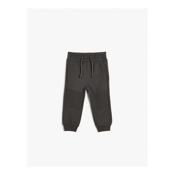 Pantaloni de trening relaxed fit cu buzunare laterale