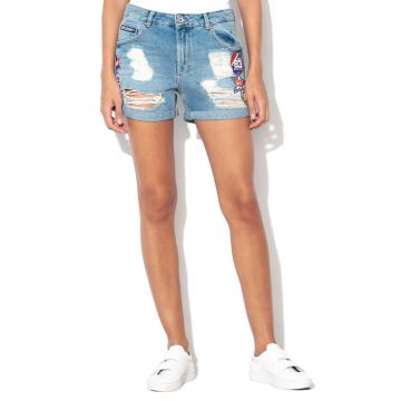 Pantaloni scurti din denim cu aspect uzat