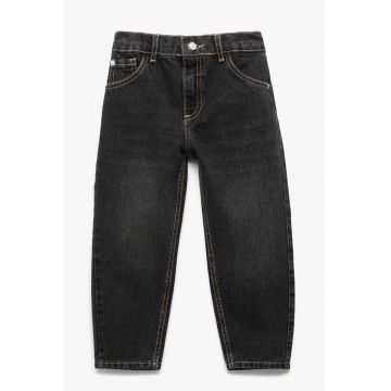 Blugi conici cu talie elastica