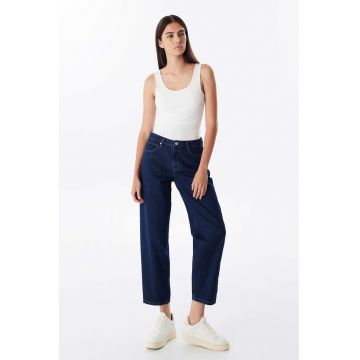 Blugi mom-fit crop