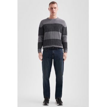 Blugi regular fit cu 5 buzunare