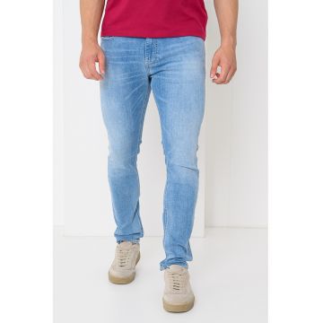 Blugi slim fit cu croiala conica