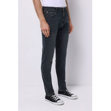 Blugi slim fit cu model uni
