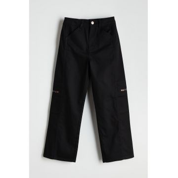 Pantaloni cargo cu croiala ampla