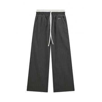 Pantaloni cu croiala ampla si dungi discrete