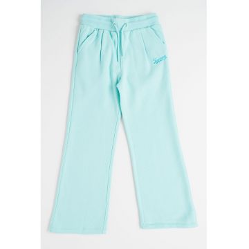 Pantaloni de trening cu buzunare laterale si snur