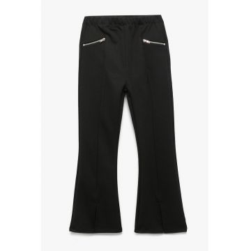 Pantaloni evazati cu model uni