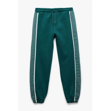 Pantaloni relaxed fit de trening cu talie ajustabila