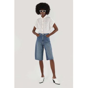 Pantaloni trei sferturi din denim