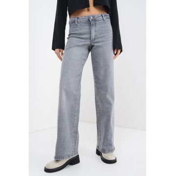 Blugi bootcut