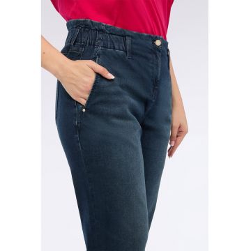 Blugi conici cu talie elastica