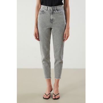 Blugi crop cu talie inalta