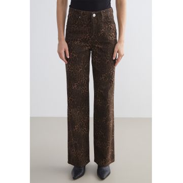 Blugi cu croiala dreapta si animal print