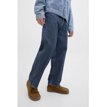 Blugi cu croiala dreapta si model cu 5 buzunare